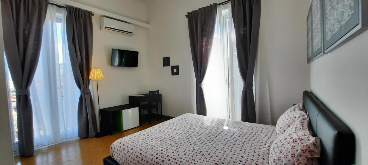 Hotel Politeamari à Palerme Extérieur photo