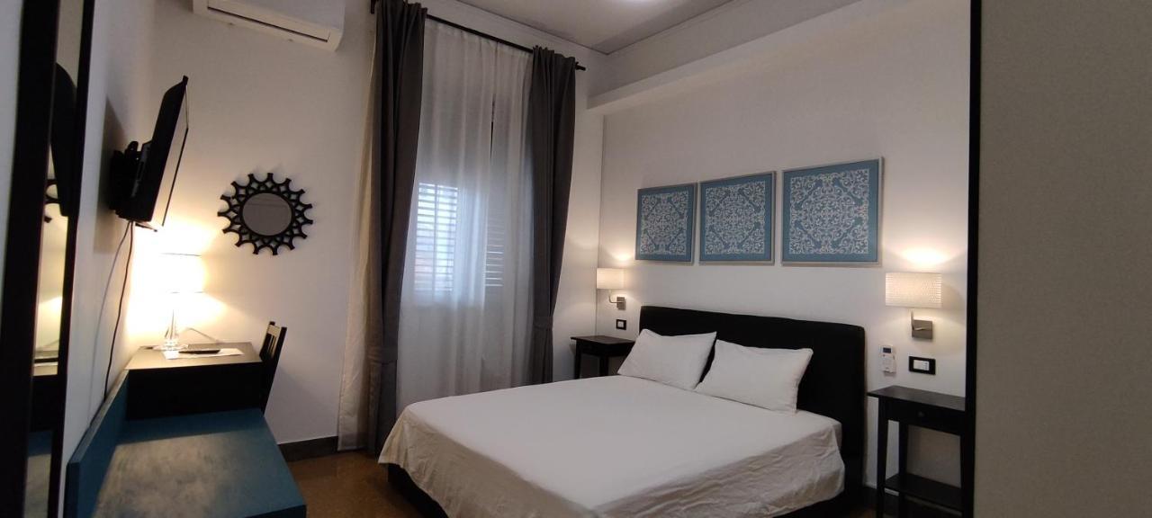 Hotel Politeamari à Palerme Extérieur photo