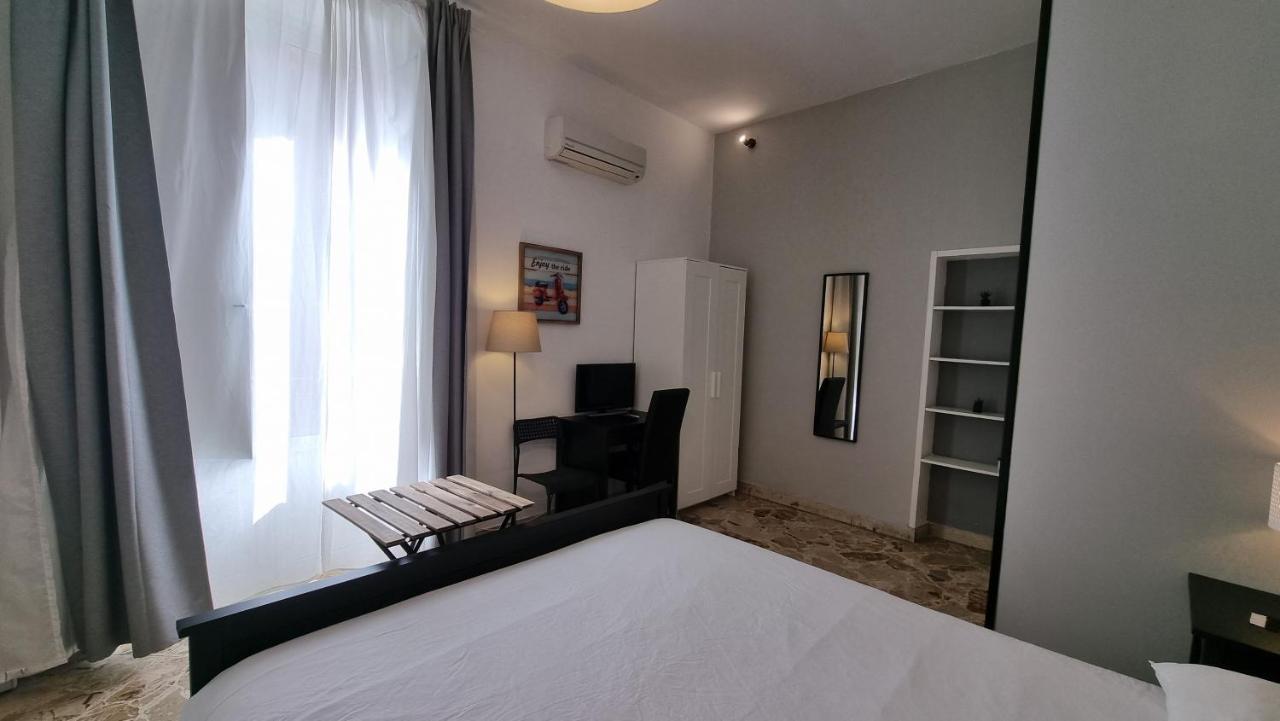 Hotel Politeamari à Palerme Extérieur photo